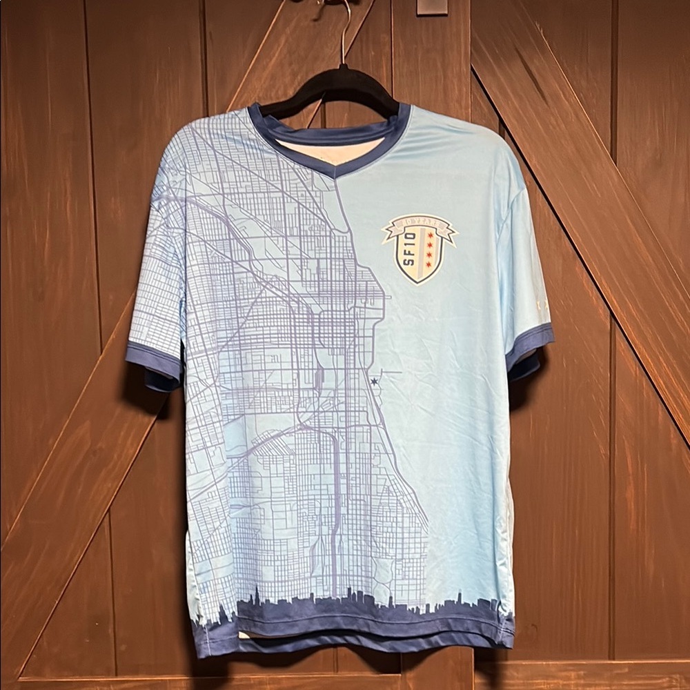 Chicago Marathon- Blue Short Sleeve Tee with Textured Fabric and Crew Neck
